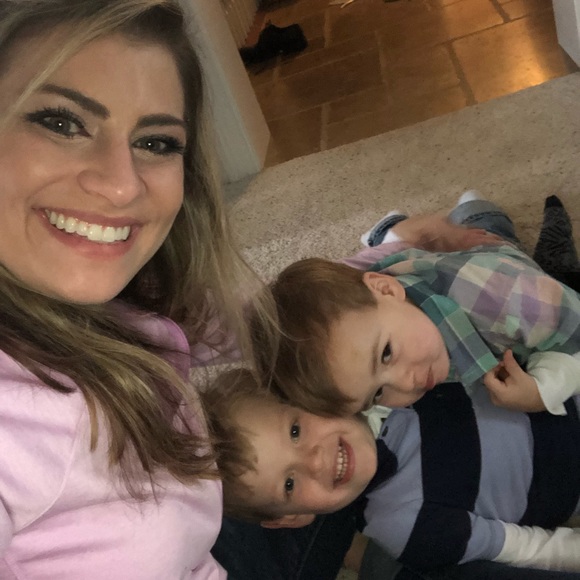 Meet your Posher, Amanda - Picture 1 of 1